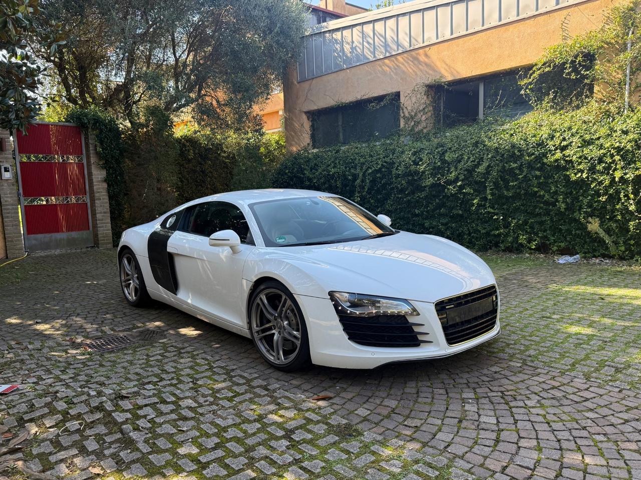 Audi R8 4.2 V8 FSI quattro