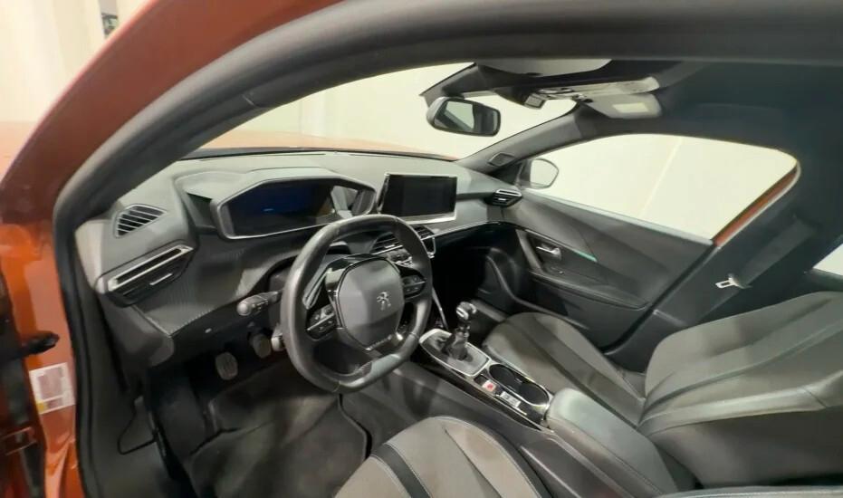 Peugeot 2008 PureTech 100 S&S Allure Arr.006