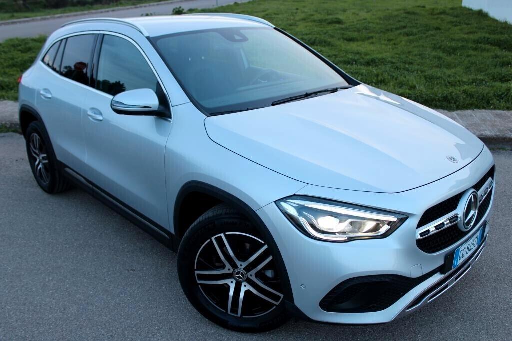 MERCEDES GLA 200 d Aut. *Pelle *Luci Ambiente