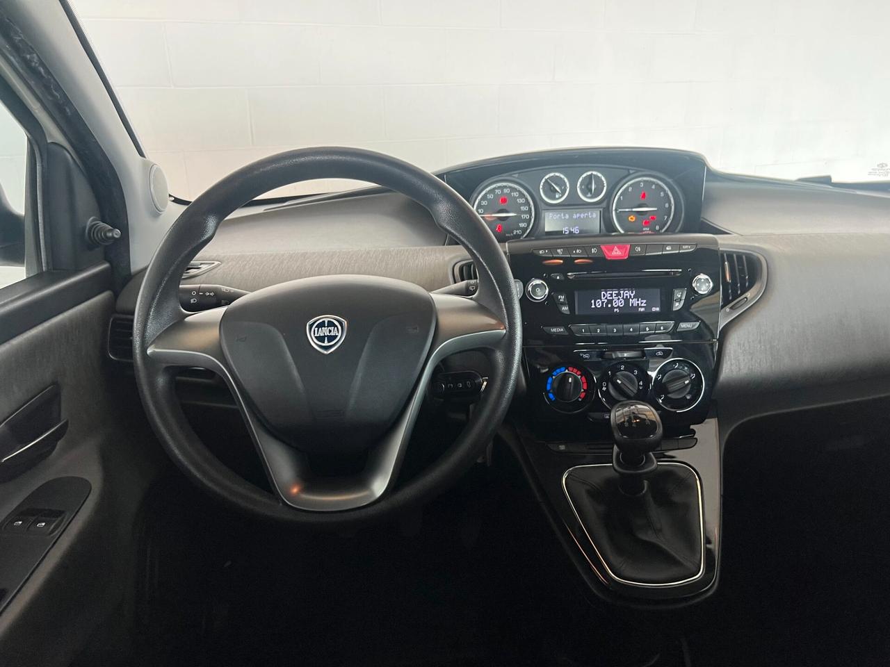 Lancia Ypsilon 1.2 69 CV 5 porte Gold KM 76.638 OK NEOPATENTATI