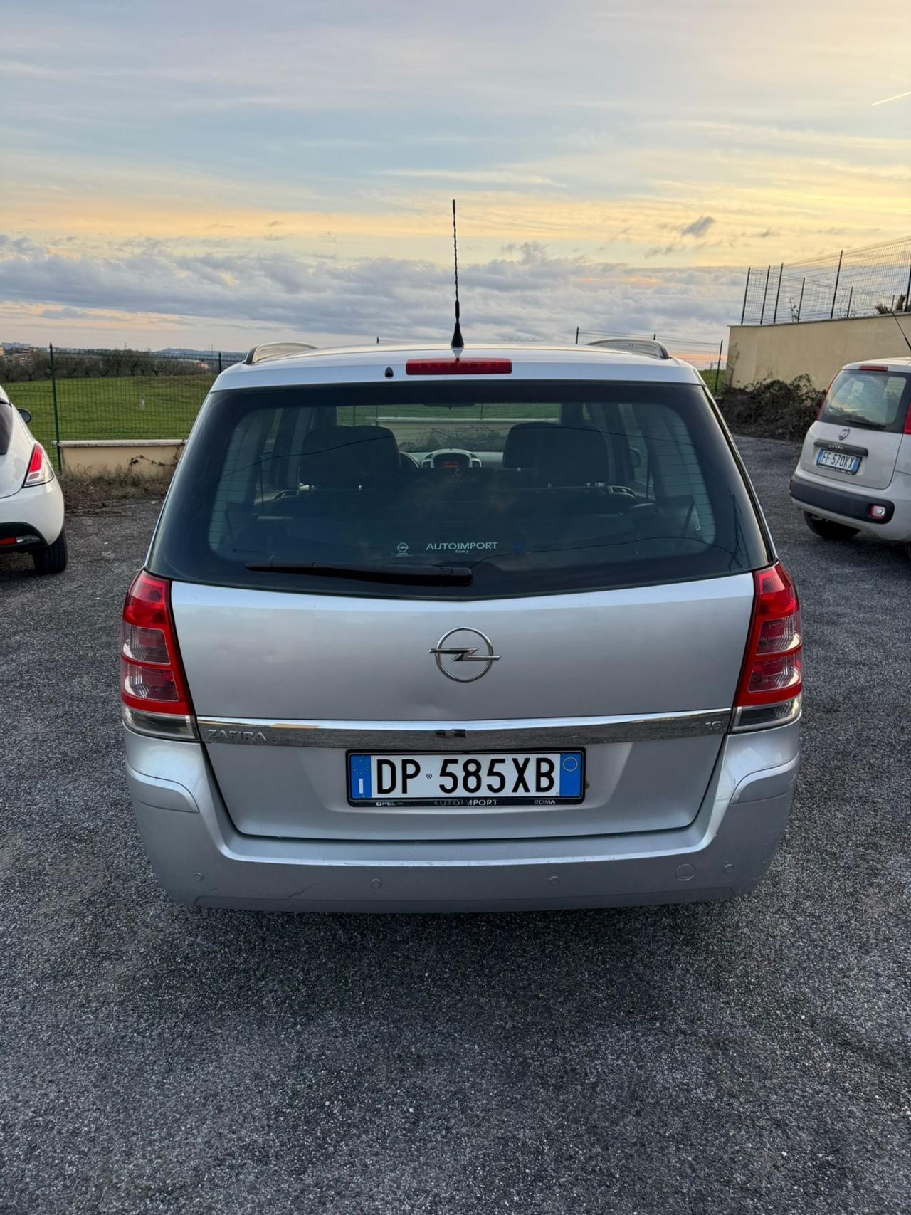 Opel Zafira 1.6 16V VVT Club