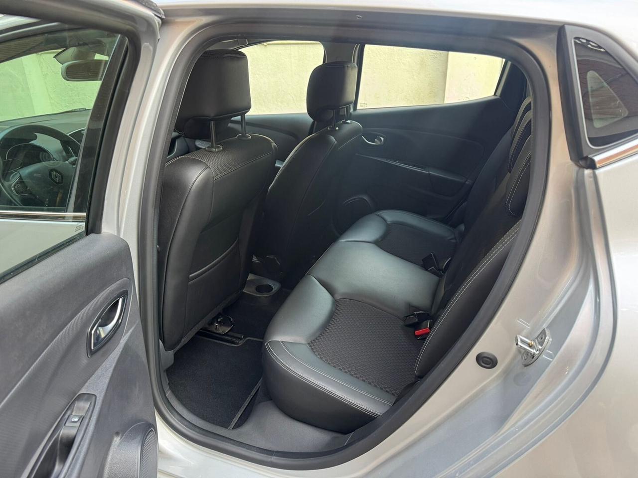 RENAULT Clio dCi 8V 90CV 5 porte Moschino Intens