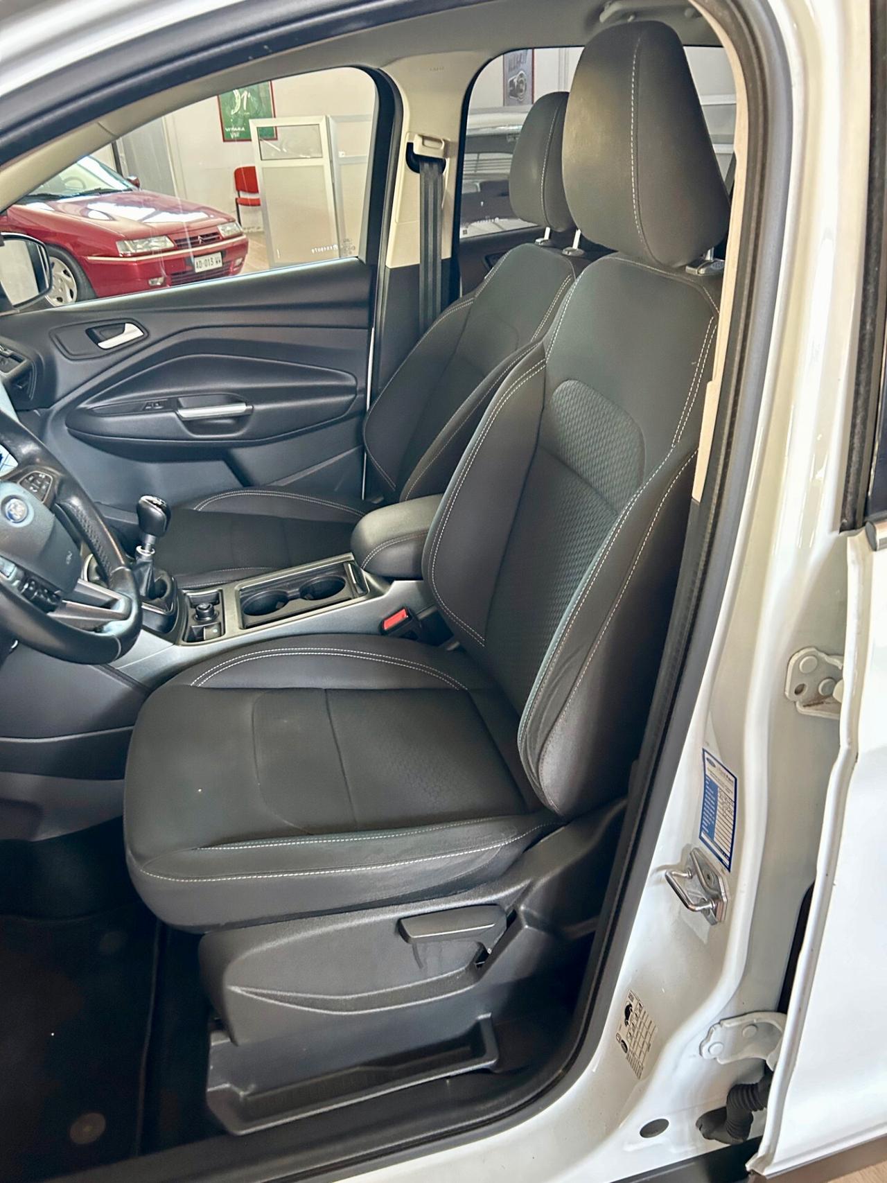 Ford Kuga 2.0 TDCI 120 CV S&S 2WD Business