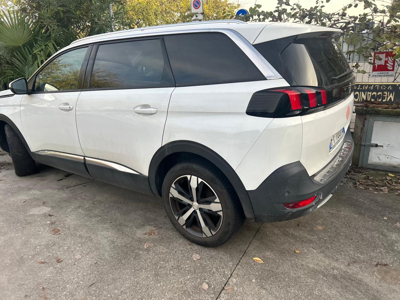 Peugeot 5008 BlueHDi 130 S&S Crossway