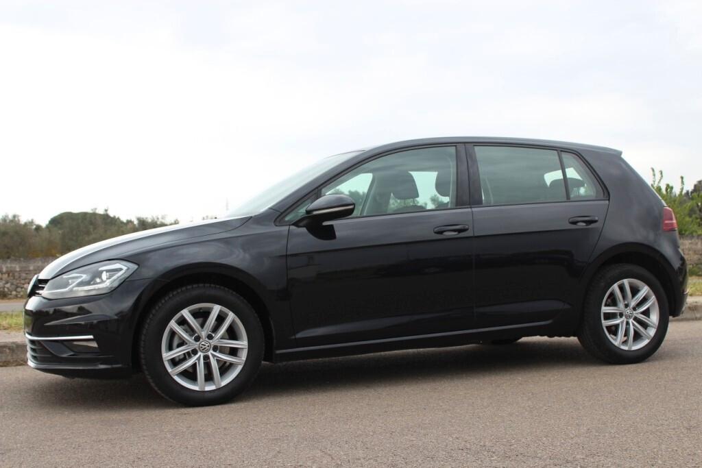VOLKSWAGEN Golf 1.6 TDI DSG *FULL LED *KEYLESS
