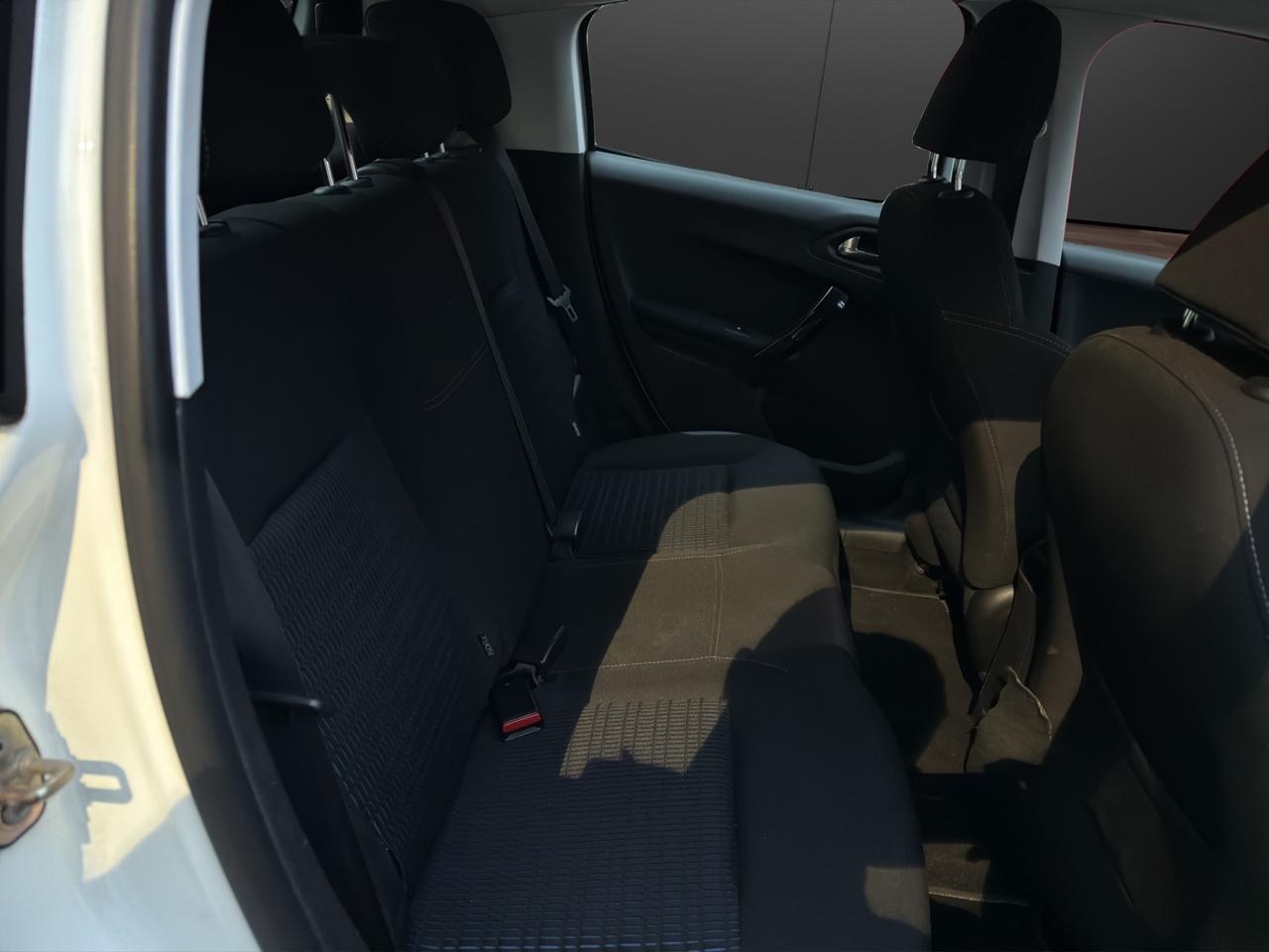 Peugeot 208 1.4 HDi 68 CV 5 porte Allure