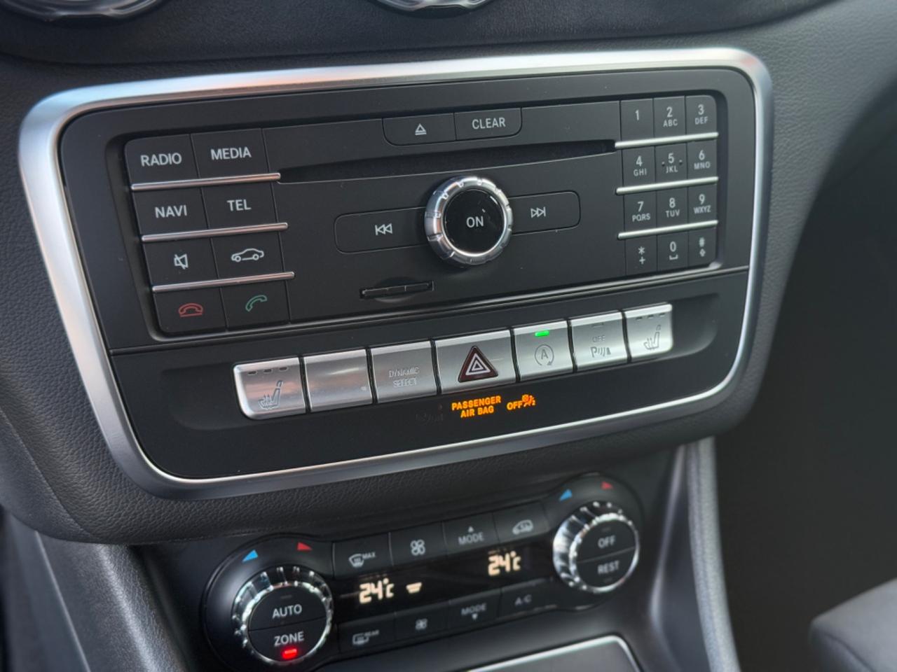 Mercedes-benz GLA 200d Premium AMG LINE!