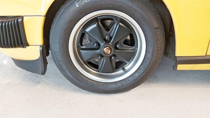 Porsche 911 Carrera 3.0 Targa