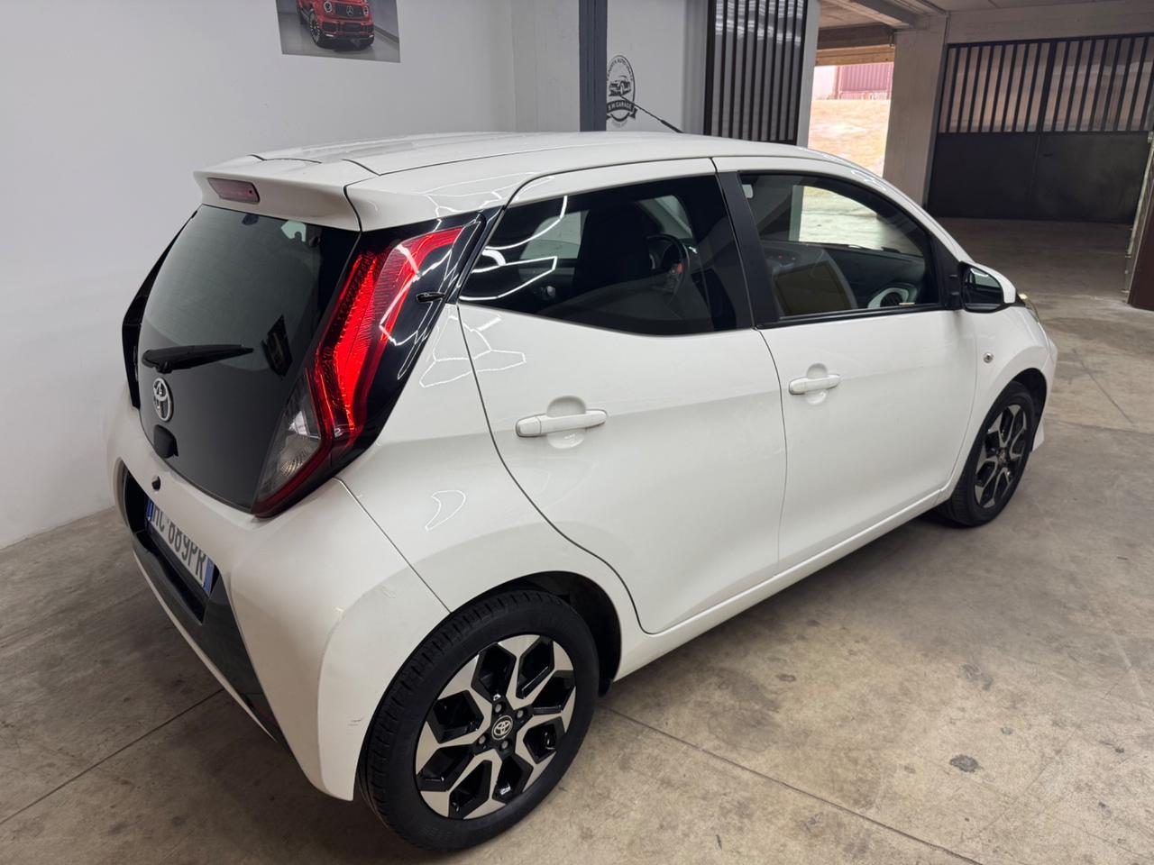 Toyota Aygo Connect 1.0 VVT-i - POCHI KM-2021