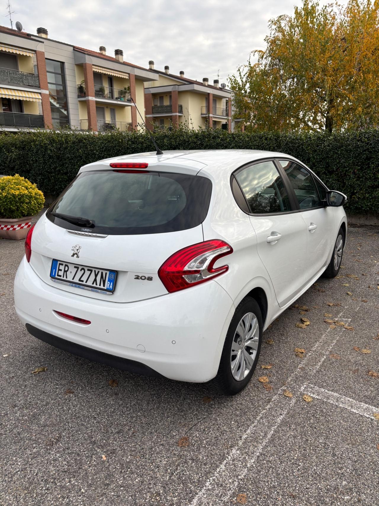 Peugeot 208 1.0 Benzina con soli 80000KM
