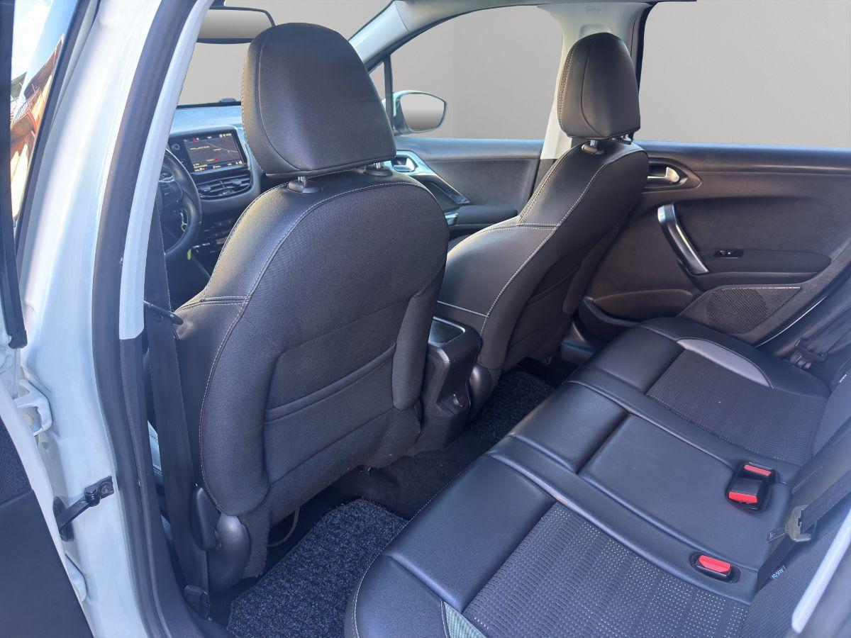 PEUGEOT - 2008 - 1.6 BlueHDi 102cv Black Matt bianco perla