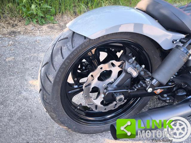 HARLEY-DAVIDSON FXDB Dyna Street Bob x