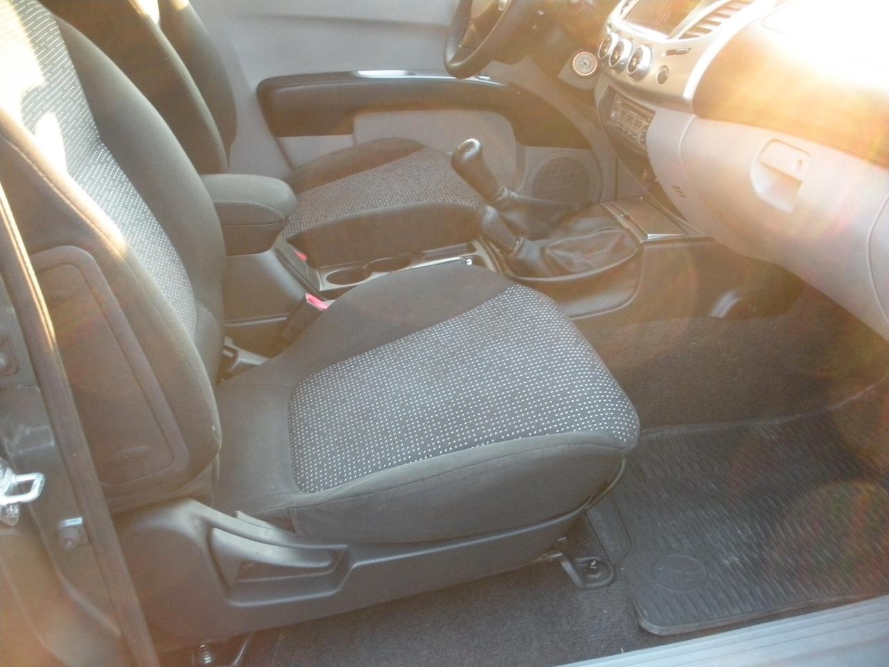 Mitsubishi L200 2.5 DI-D/178cvCV Club Cab INTENSE