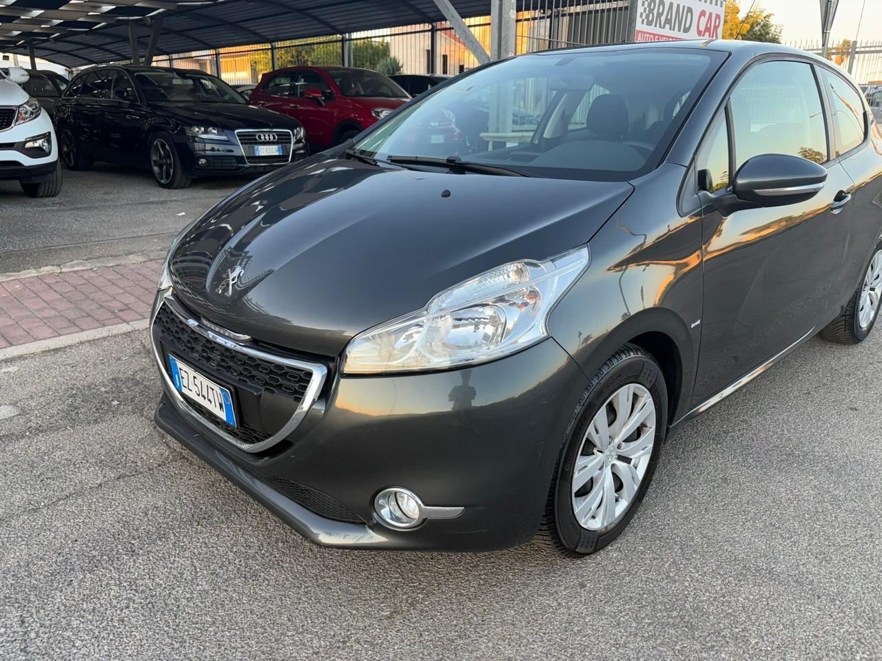 Peugeot 208 1200 Unipro 2015