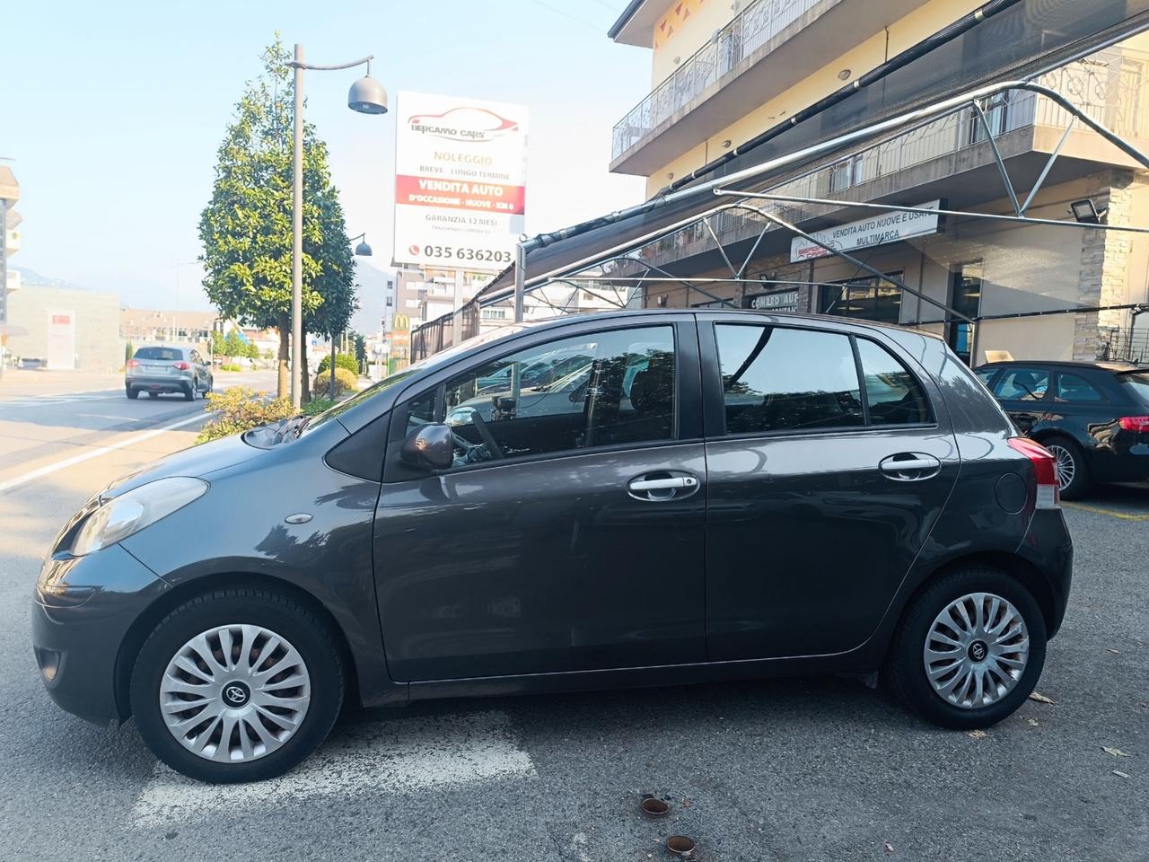 Toyota Yaris 1.3 AUTOMATICA M-MT Sol 2 TRENI GOMME