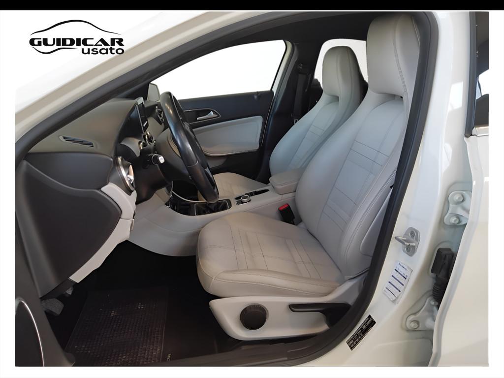 Mercedes-Benz Classe A - W176 - A 180 Sport E6