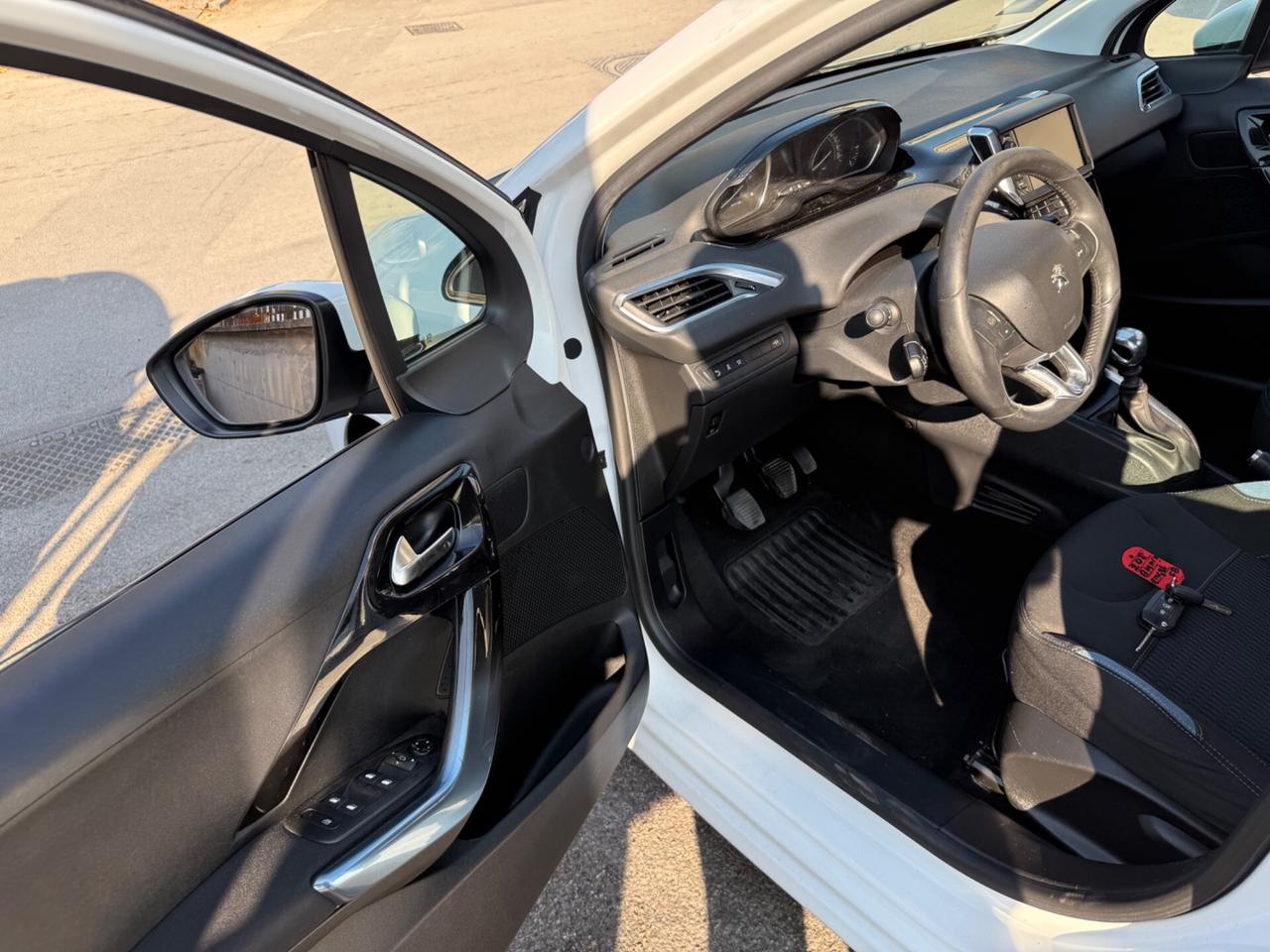 Peugeot 208 1.6 e-HDi 115 CV Stop&Start 5 porte Allure