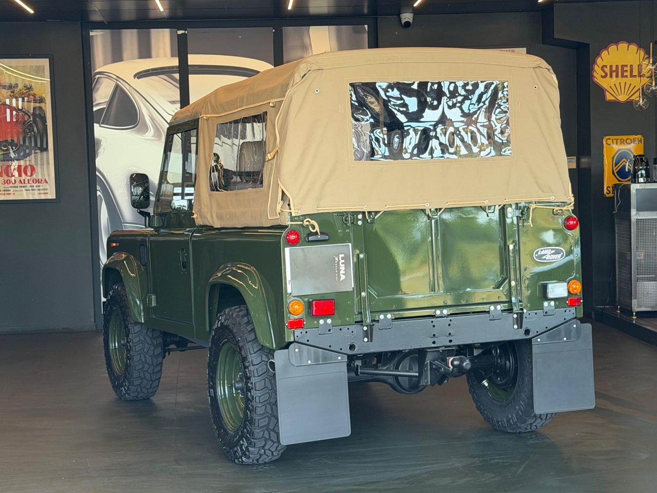 Land Rover Defender 90 diesel Soft-top 19J