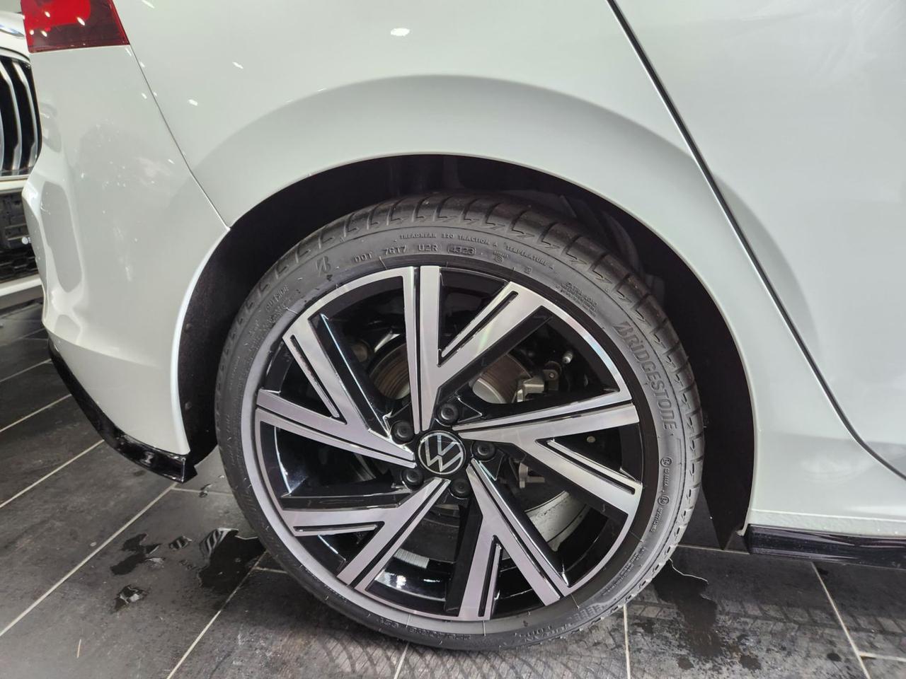 Volkswagen Golf R-Line Tetto Navi Camera C.18" RLine R Line Led