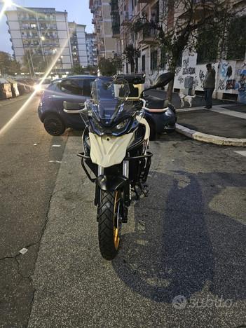 Qj srt 800 sx con tris di borse