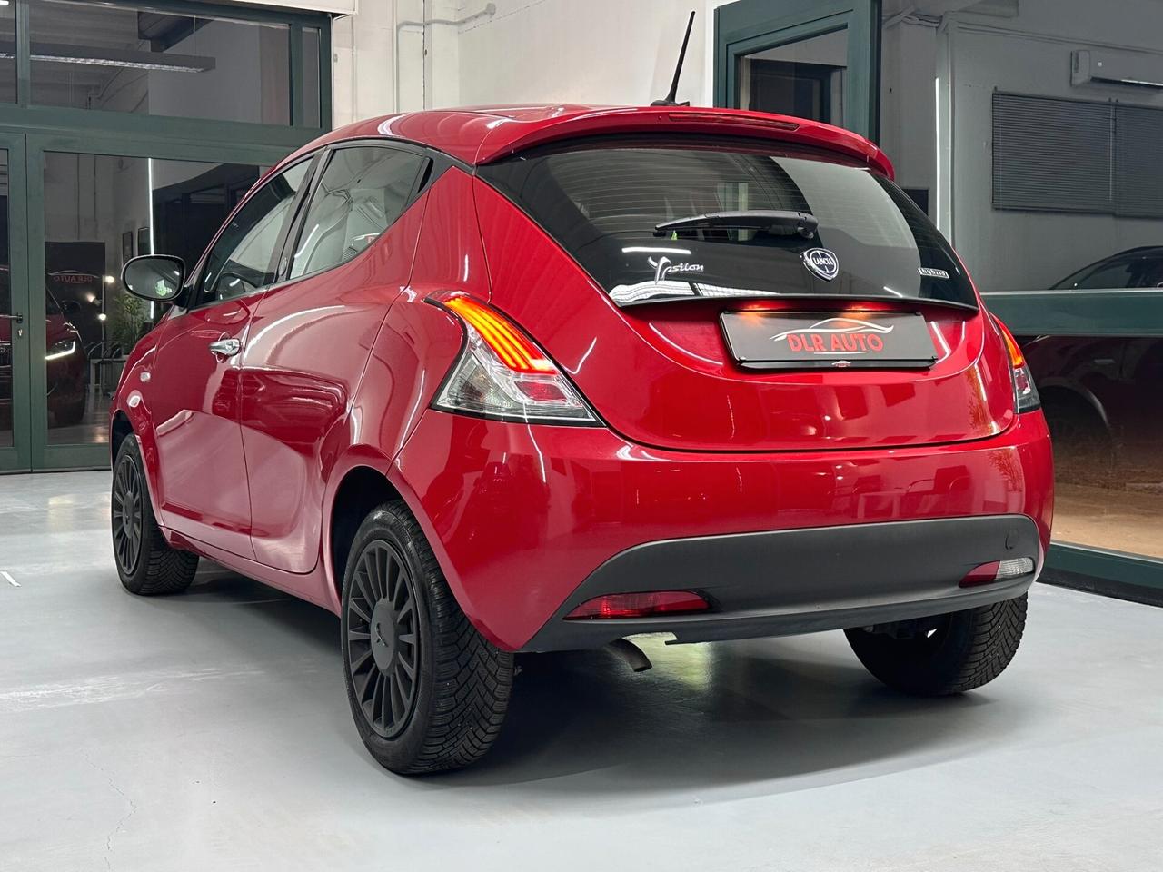 Ypsilon 1.0 FireFly Hybrid Ecochic Aziendale