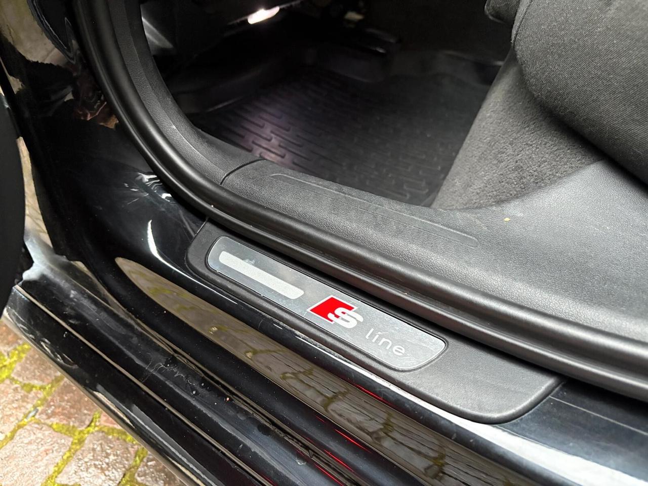 Audi A4 2.0 TDI S-LINE