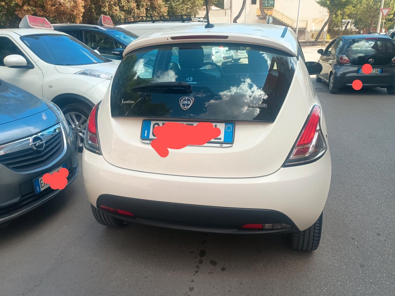 Lancia Ypsilon 1.0 FireFly 5 porte S&S Hybrid Ecochic Silver