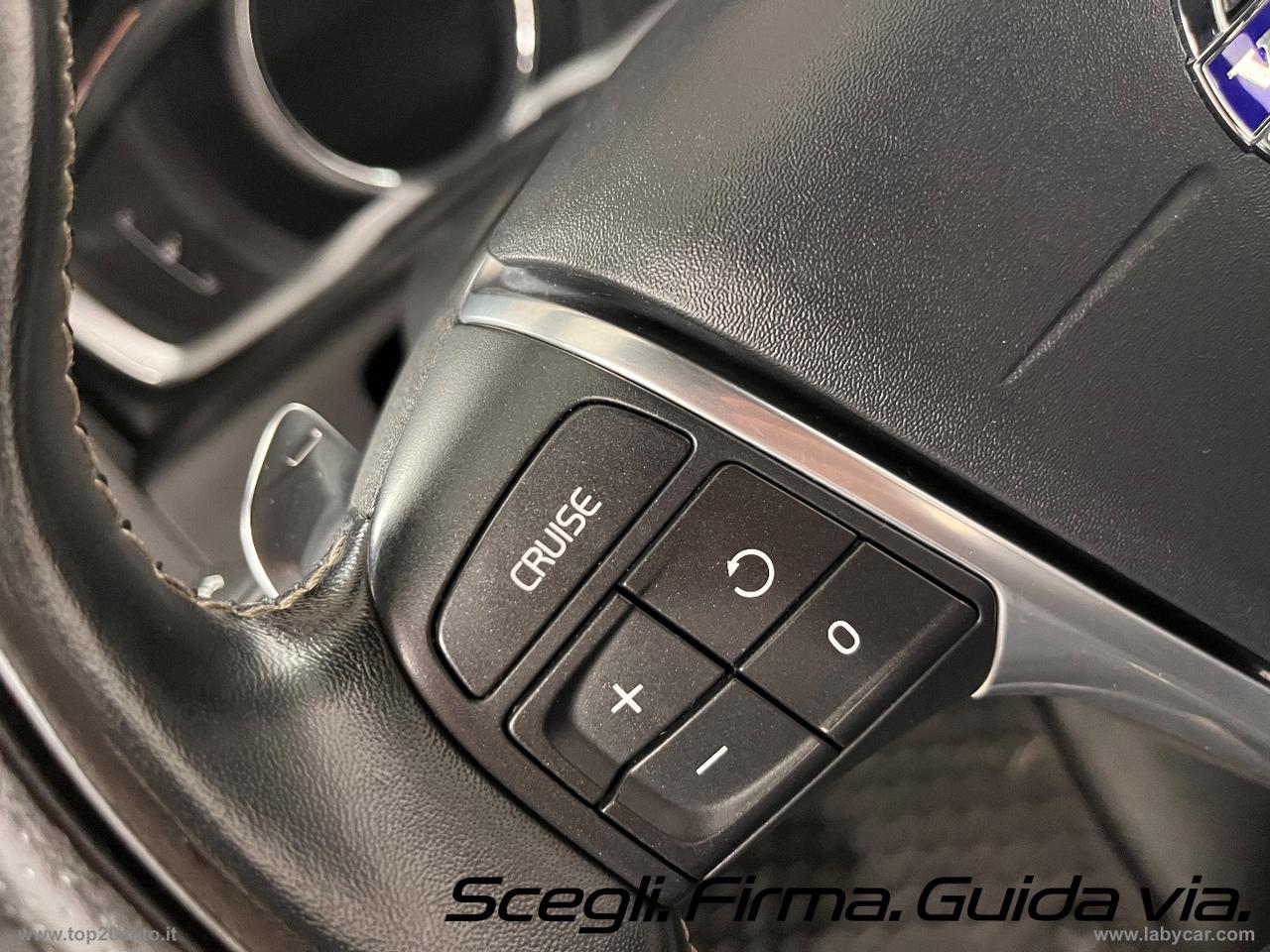 VOLVO XC60 2.4 D4 4X4 AUTOMATICA R-DESIGN EURO6