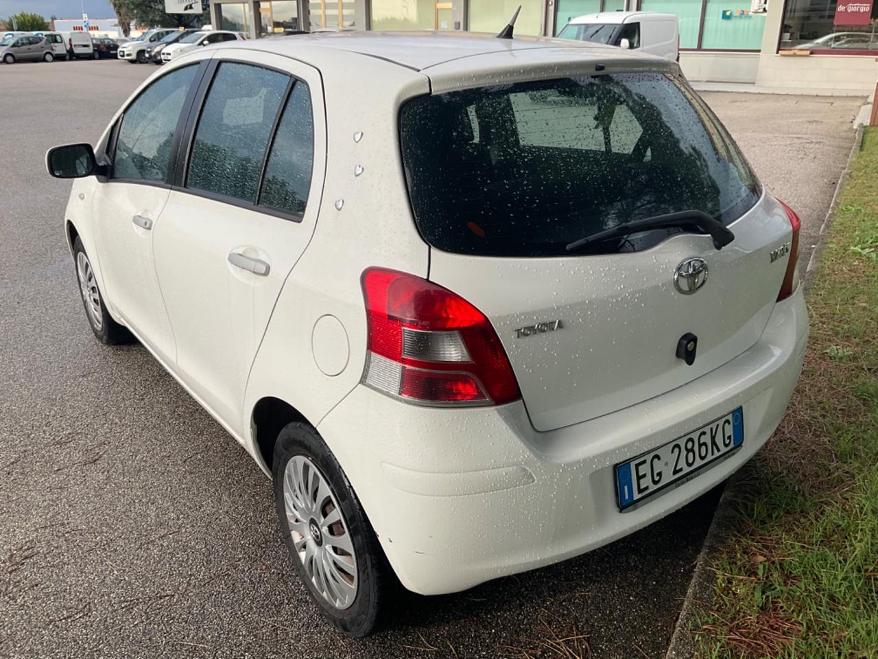 Toyota Yaris 1.0 3 porte Sol