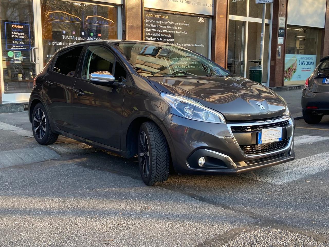 Peugeot 208 Signature 1.2 PureTech #9979