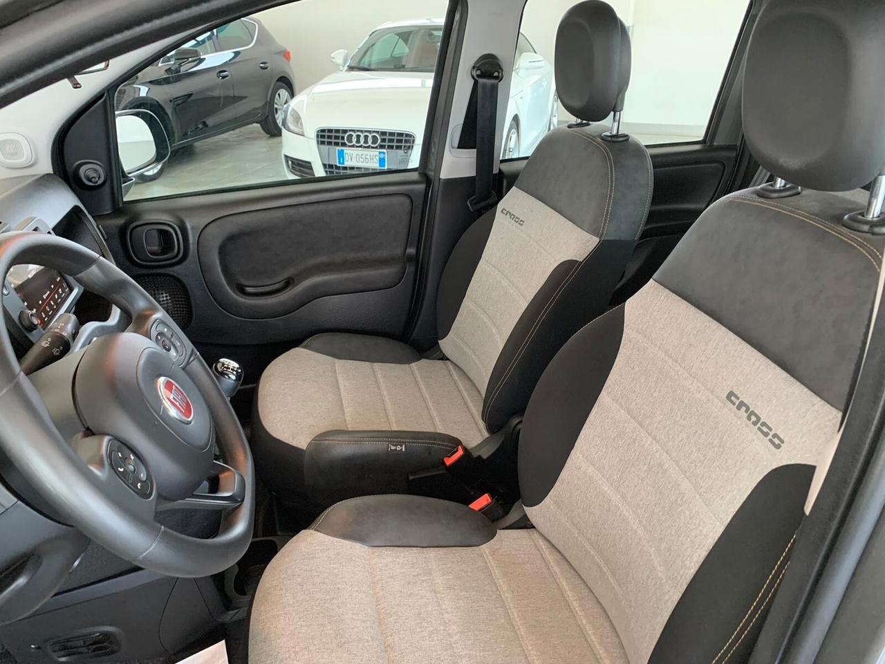 Fiat Panda 1.0 FireFly S&S Hybrid Cross Full