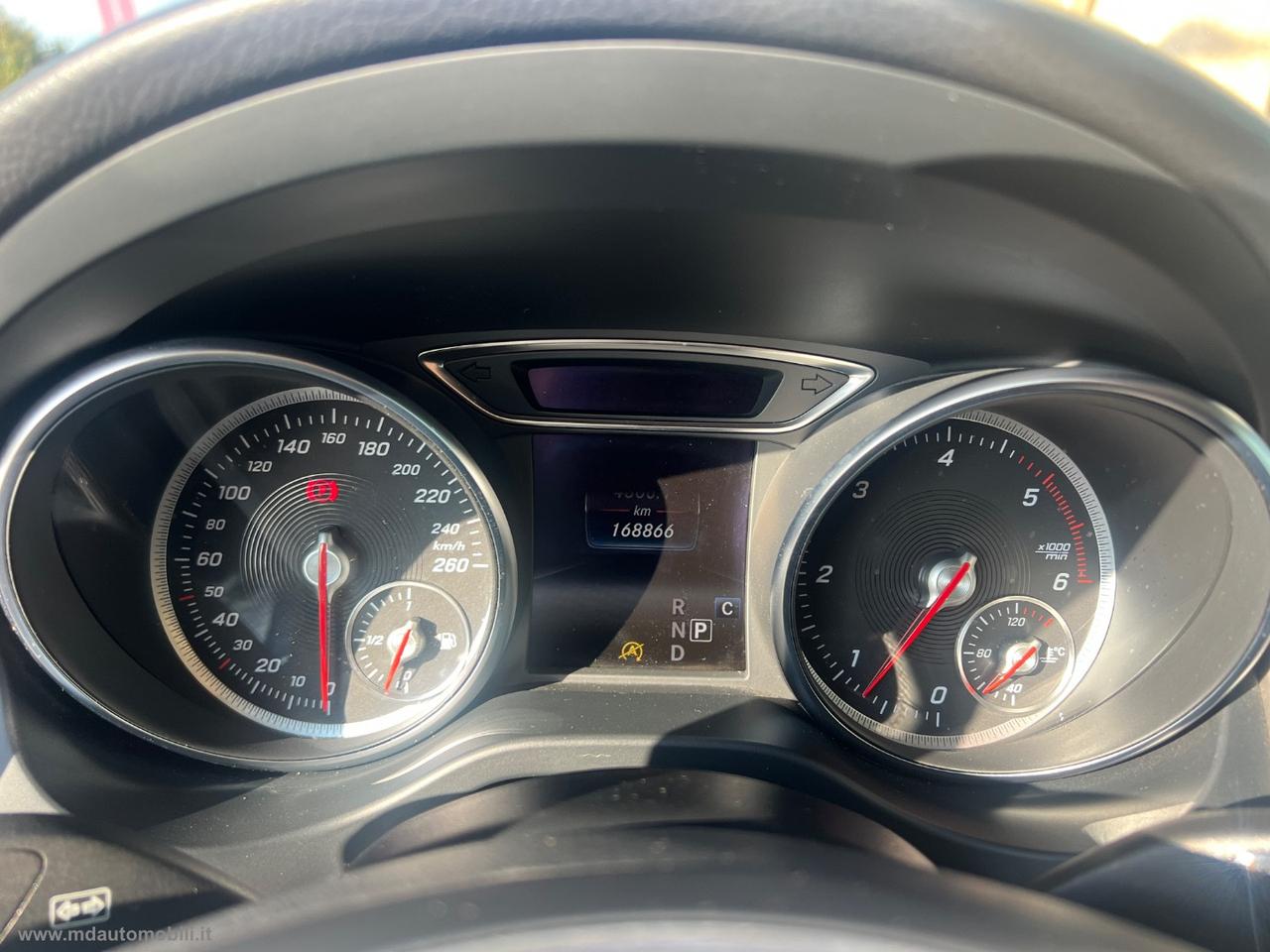 MERCEDES-BENZ GLA 200 d Automatic Sport FARI LED CAMERA NAVI