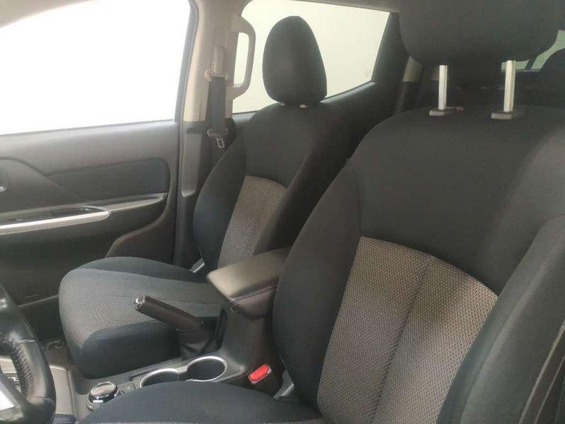 Mitsubishi L200 d.cab 2.3d Intense 4wd 150cv auto
