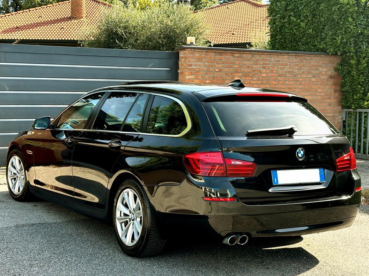 BMW 520D sw aut-Pelle,Tetto,Navi-EURO 6-2016