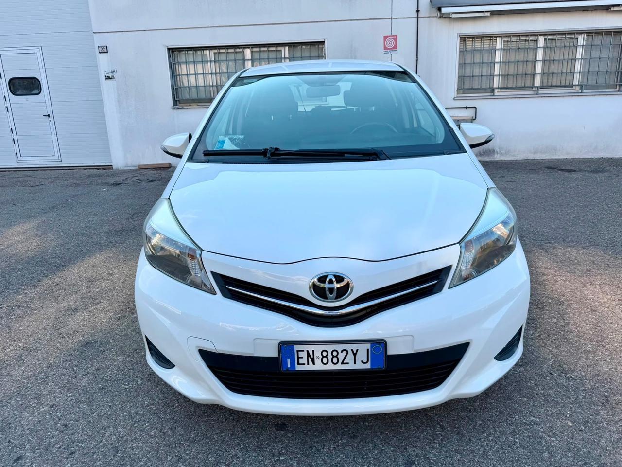 Toyota Yaris 1.0benz 2012 120.000km per neopatentati