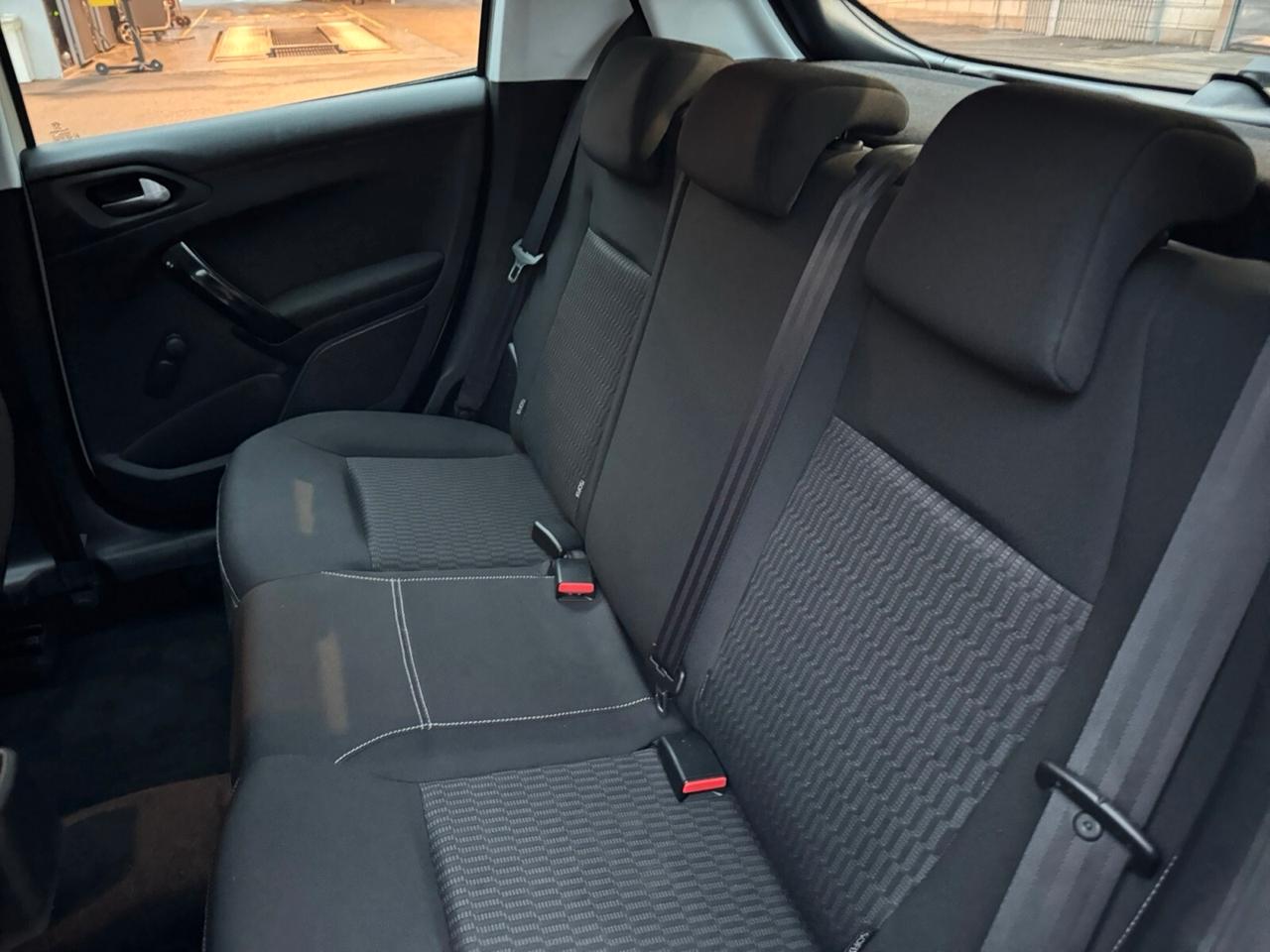 Peugeot 208 PureTech 5 porte Active