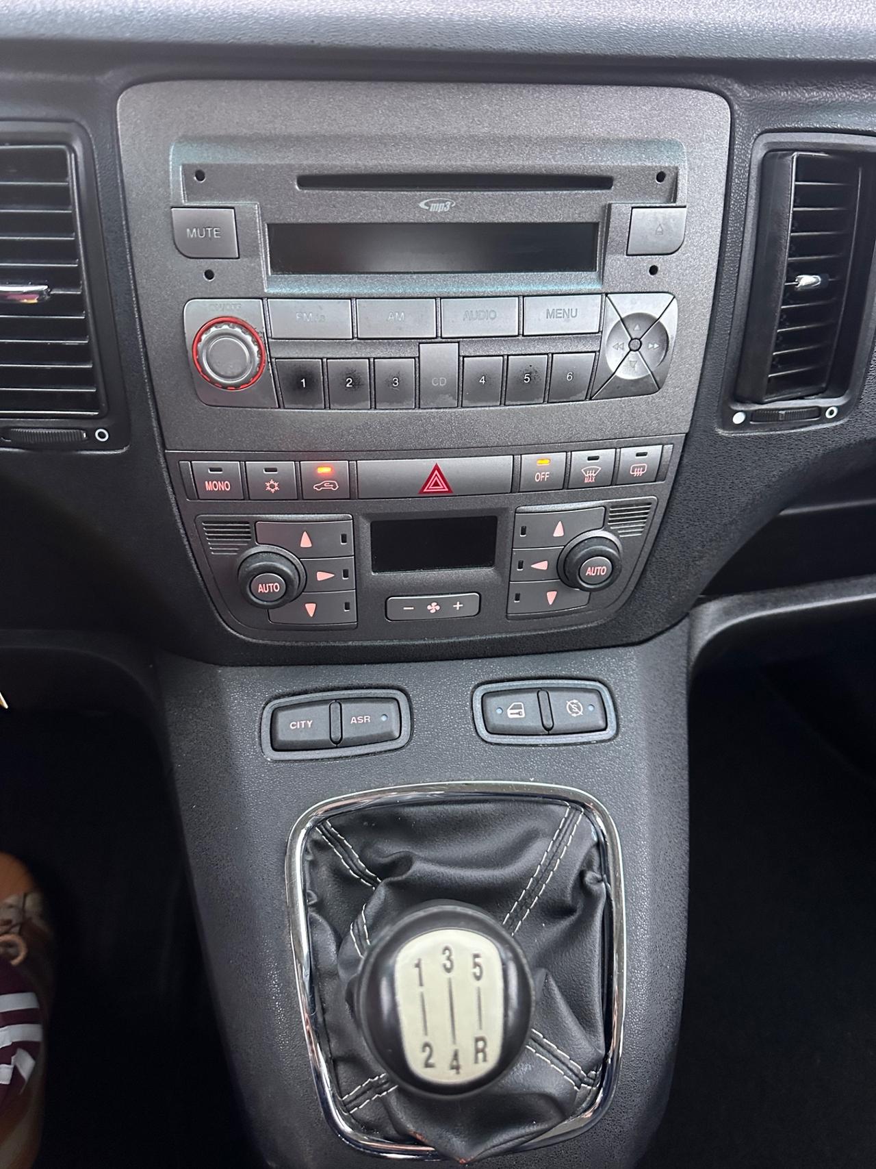 Lancia MUSA 1.3 Mjt 95 CV Gold 2012