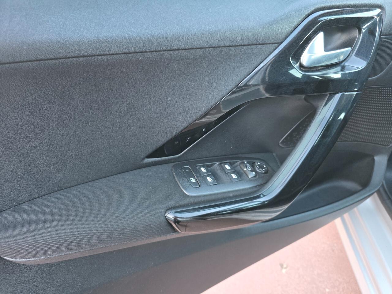Peugeot 208 1.2 VTi Allure