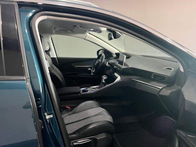 PEUGEOT 5008 BlueHDi 130 S&S Allure
