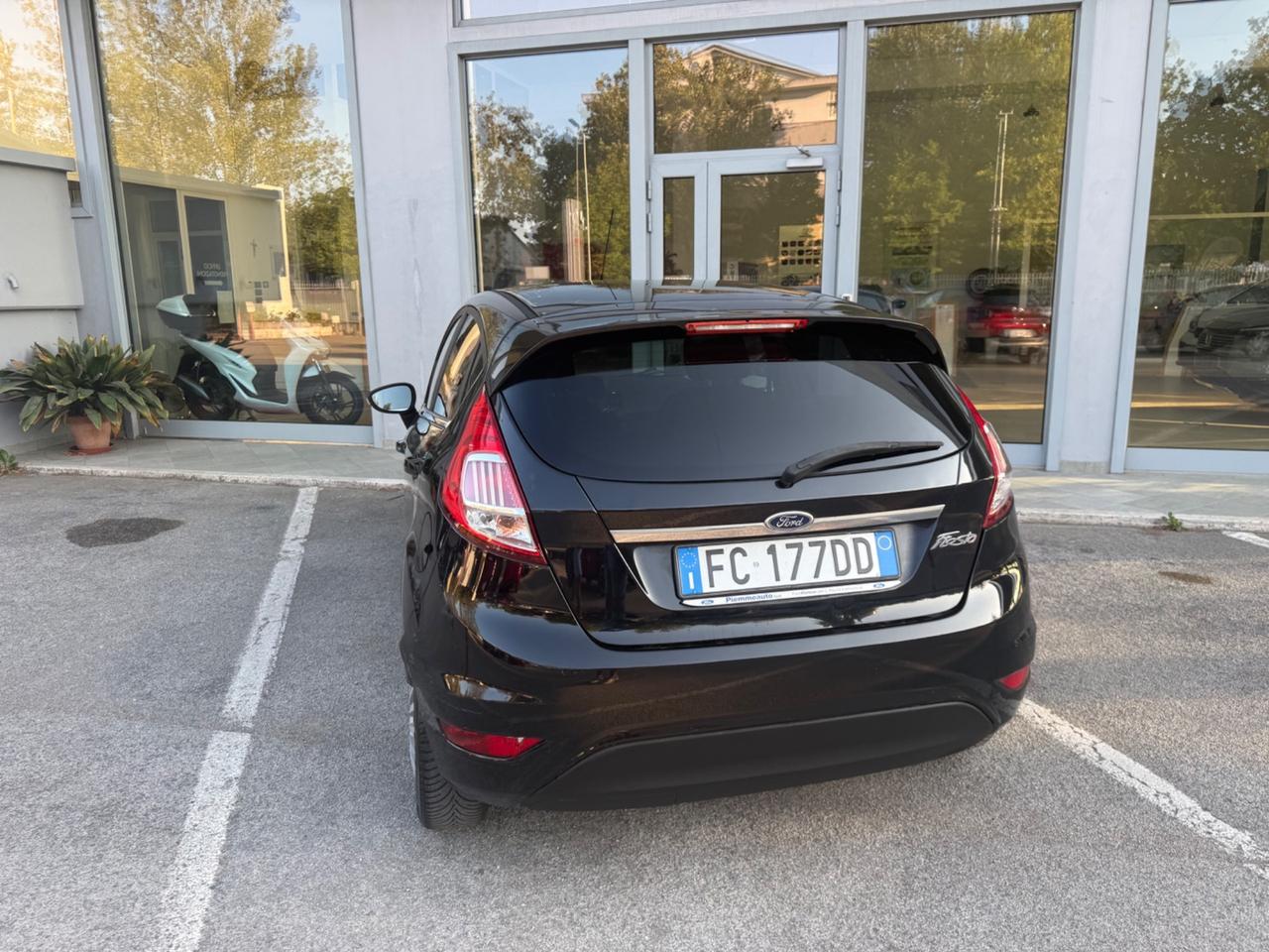Ford Fiesta 1.5 TDCi 95CV 5 porte Black& White Edition