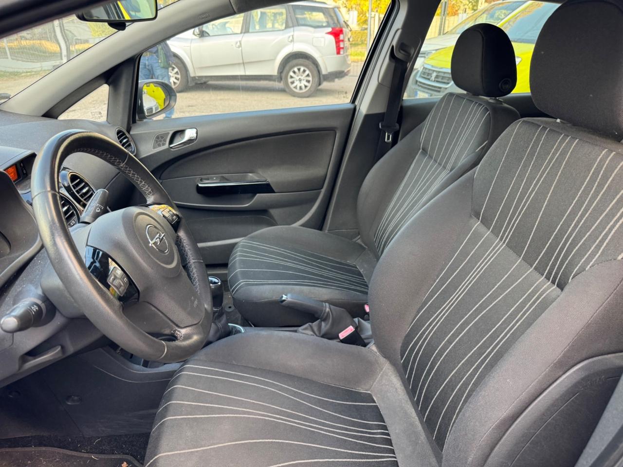 Opel Corsa 1.2 5 porte Cosmo