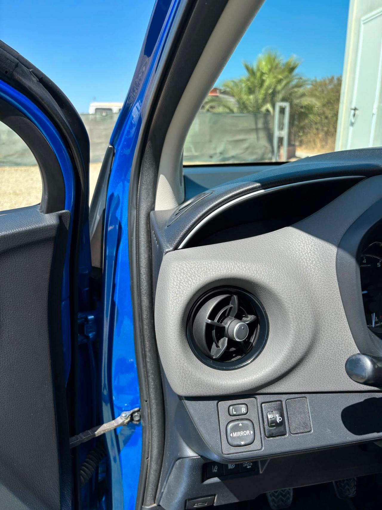 Toyota Yaris 1.0 BENZINA 5 porte UTILITARIA