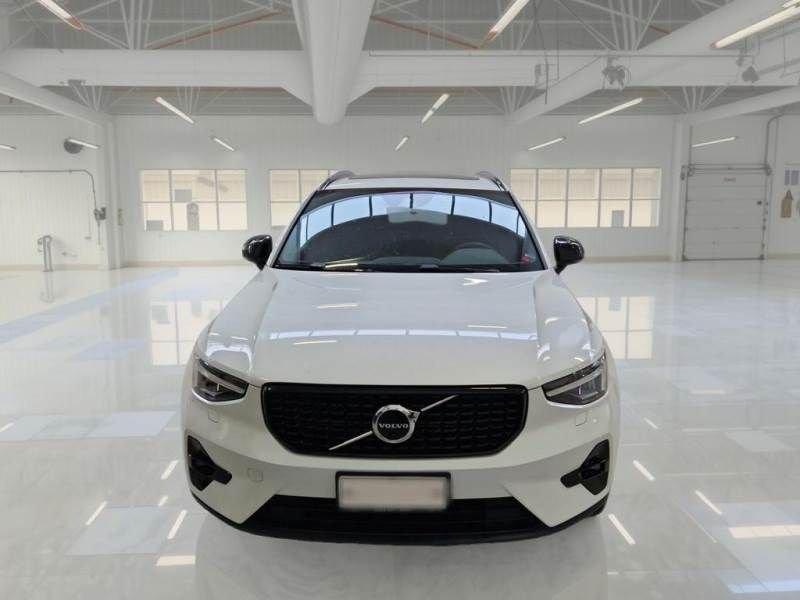 Volvo XC40 Recharge T4 129+82 CV Plug-In Hybrid Automatica Recharge Ultimate Dark N1 Autocarro