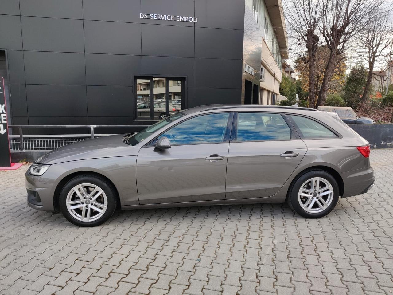 Audi A4 Avant 30 TDI Business IVA ESPOSTA