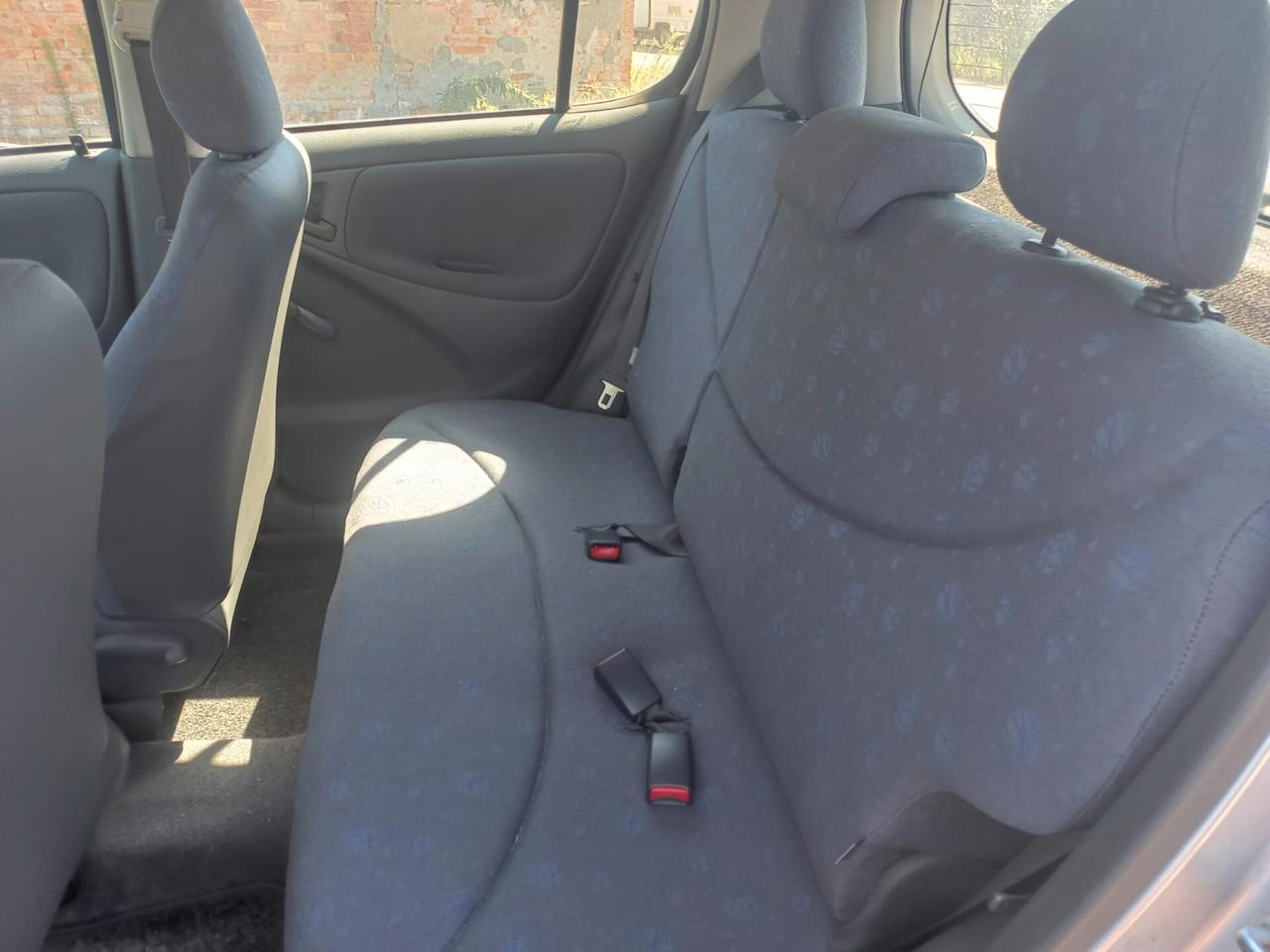 Toyota Yaris 1.0i 16V cat 5 porte '03