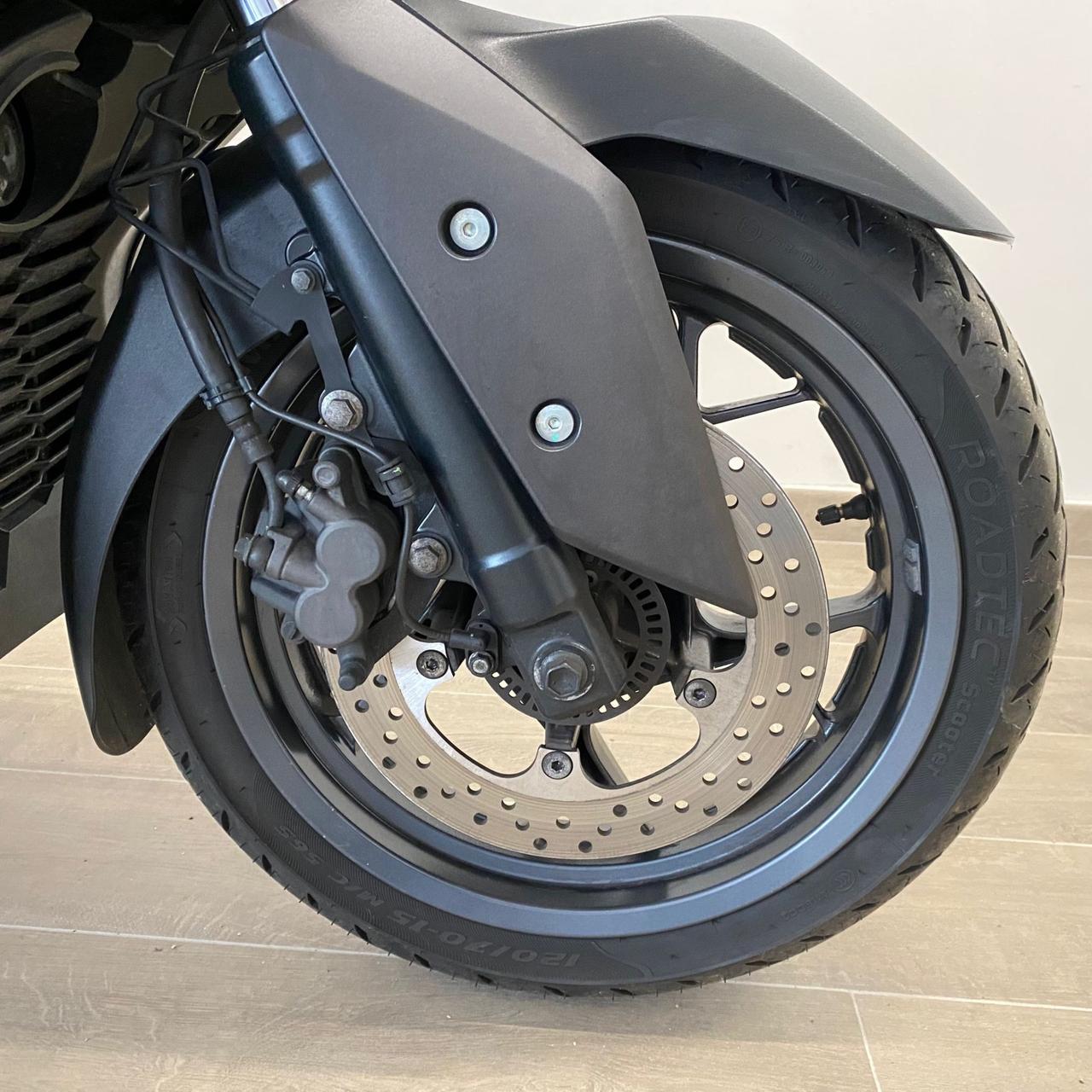 YAMAHA X-MAX 300 TECH MAX