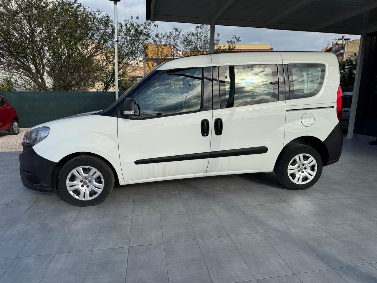 Fiat Doblo 1.3 MJT 5 POSTI AUTOCARRO