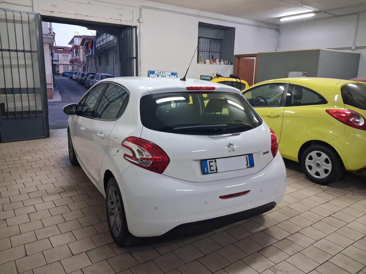 Peugeot 208 1.4 HDi 68 CV 5 porte Allure 2015 unic