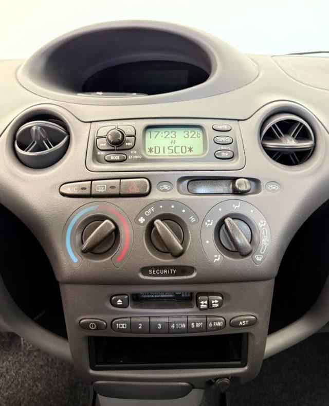TOYOTA Yaris 1.0i 16V cat 5 porte Sol