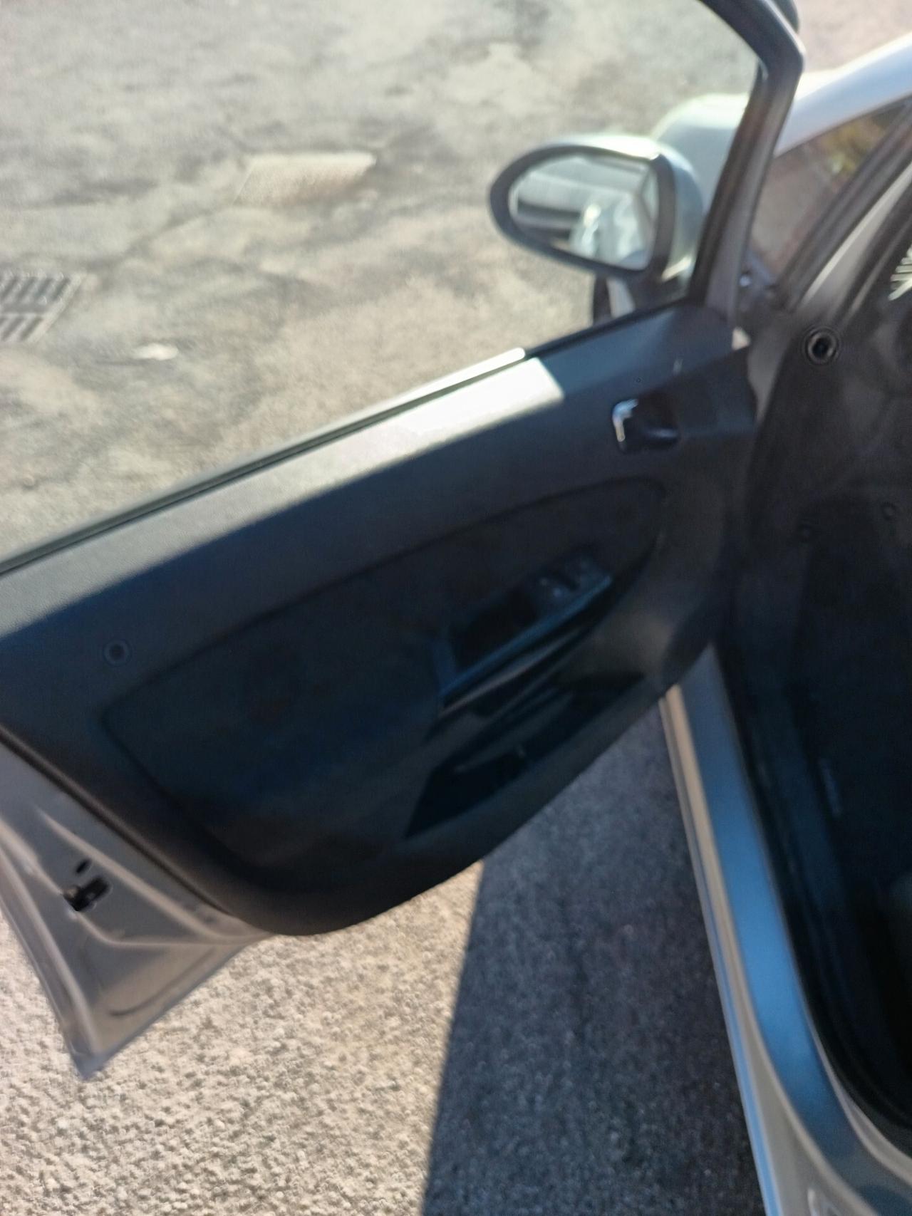 Opel Corsa 1.2 5 porte Enjoy